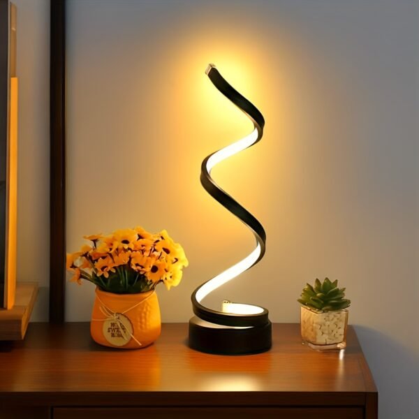 Luminária de Mesa Criativa
